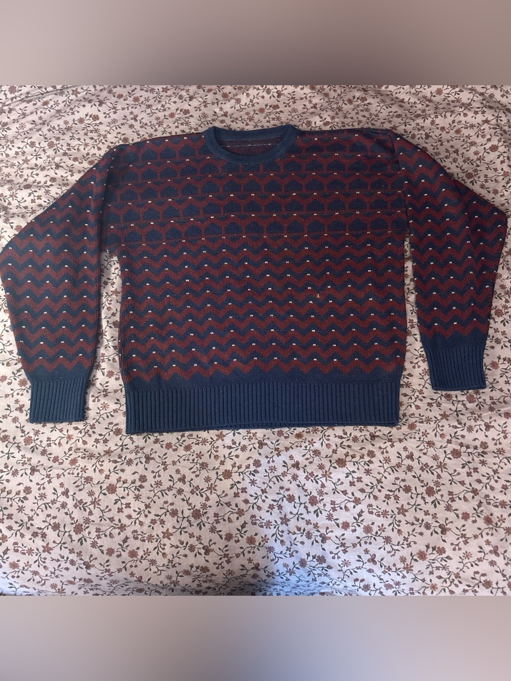 Classic Navy and Burgundy Patterned Crewneck Sweater